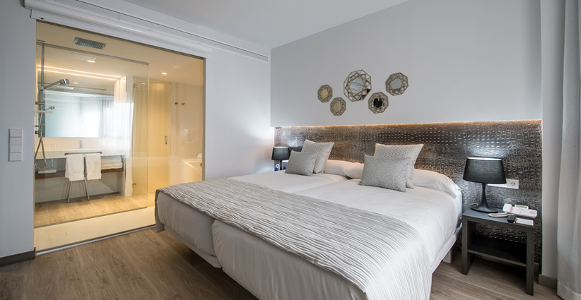 Premium Grand Suite Elegance