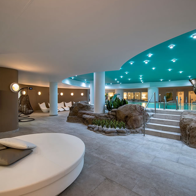 Image Feed - Piscina climatizada